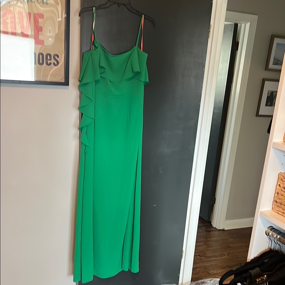 Monique Lhuillier Elegant Green Dress